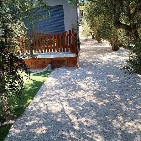 Apartment Nicol Split