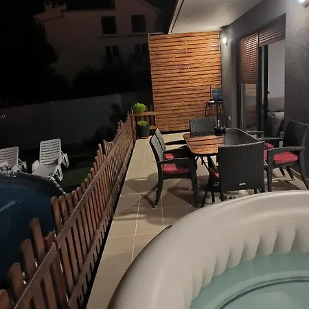 Apartment Nicol Split
